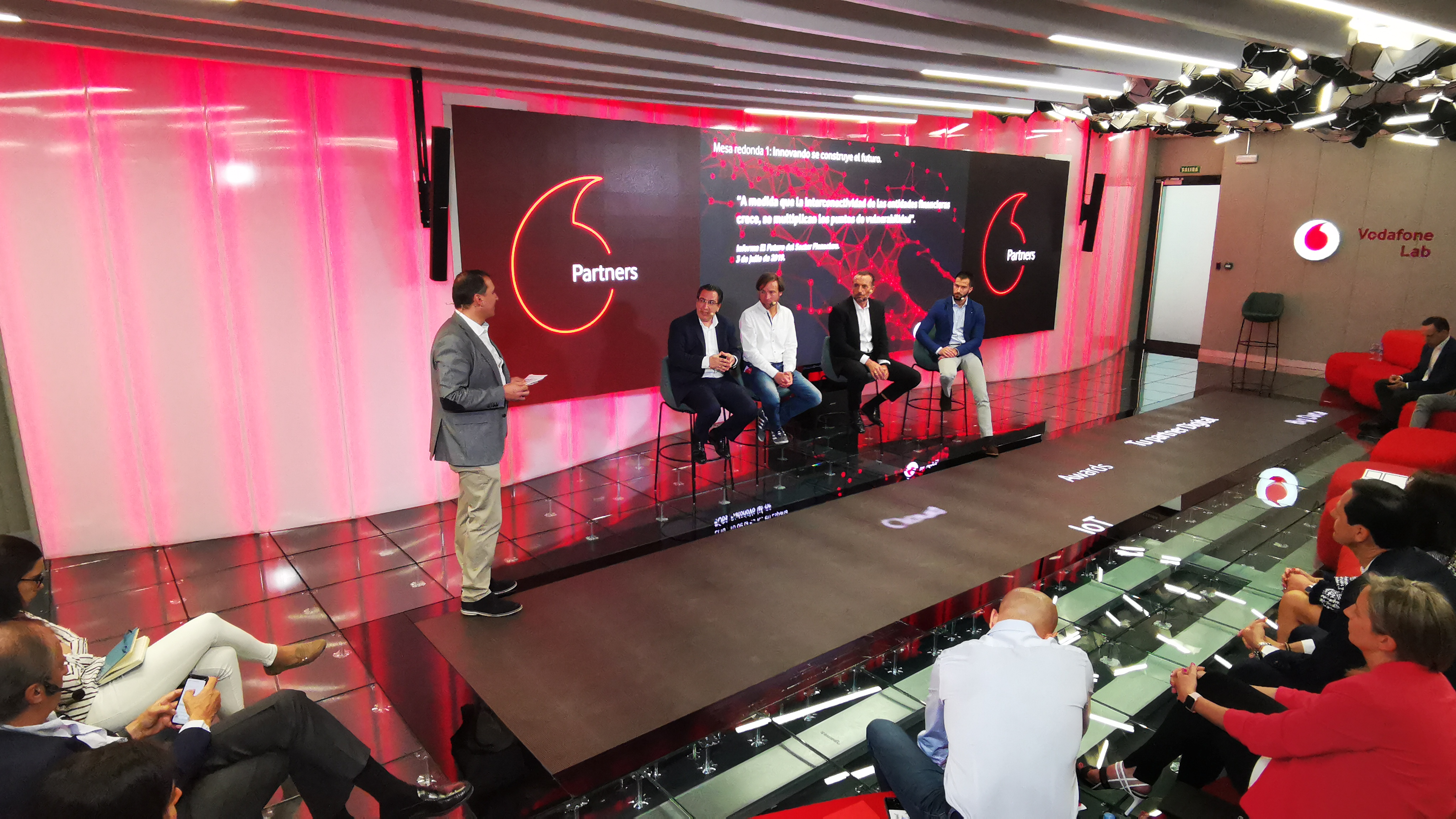 Observatorio Vodafone de la Empresa: El futuro de la Banca en España